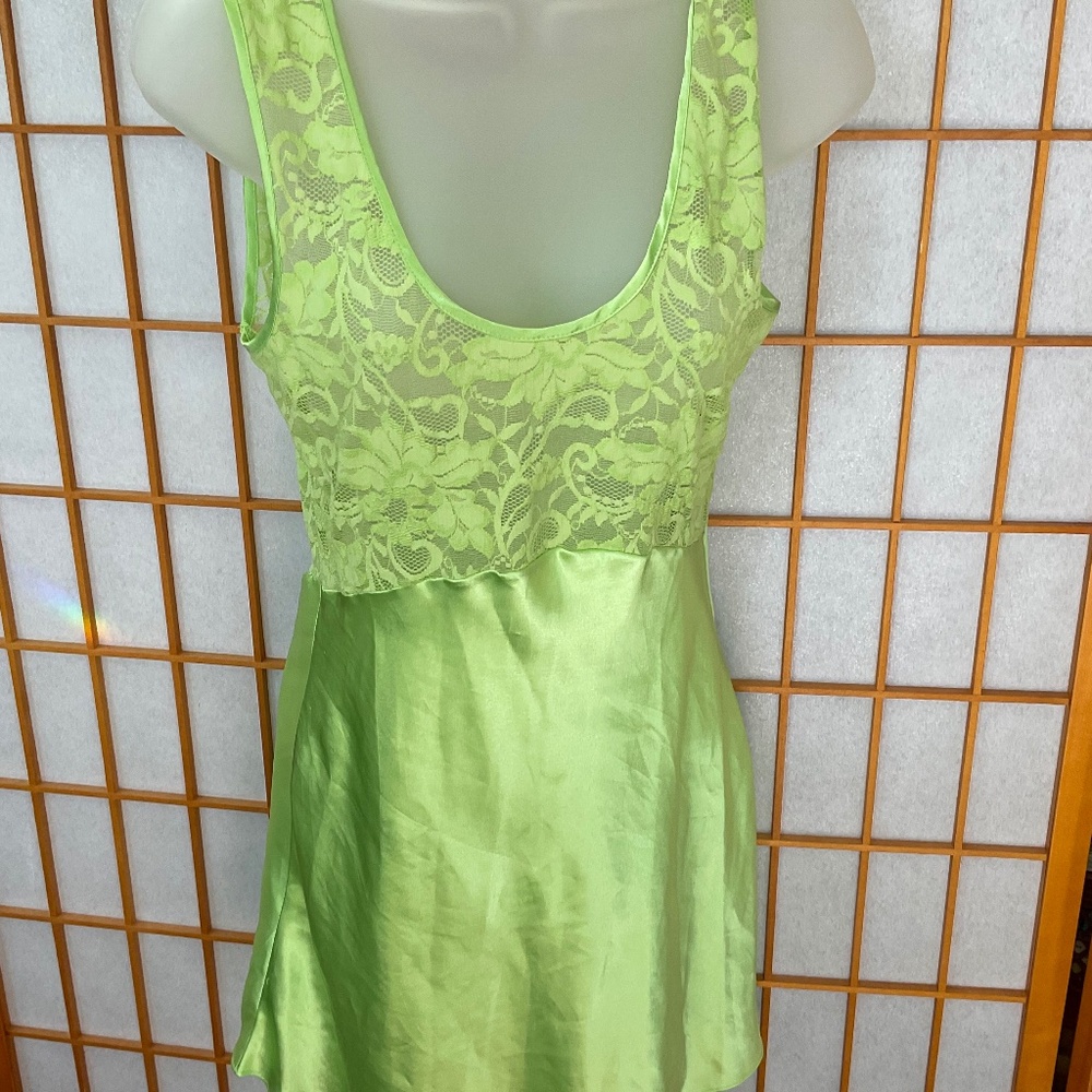 Lime-a-licious 🍋🟩 Y2K Victoria's Secret mini negligee/dress - Picture 4 of 10